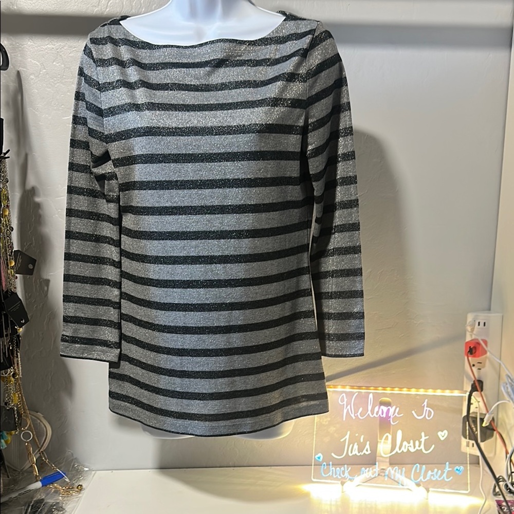 No.127 Banana Republic Gray and Black 3/4 Sleeve Blouse with Peter Pan Collar